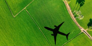 H απογείωση στα πράσινα αεροπορικά καύσιμα και η πρωτοποριακή μονάδα παραγωγής με πρώτη ύλη το τηγανέλαιο