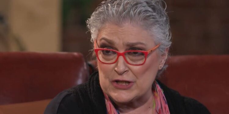 Αφροδίτη Μάνου: «Στη λαϊκή είδα για πρώτη φορά στη ζωή μου αληθινή γυναίκα με μπούρκα