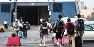 Μειώσεις έως 32% στα ακτοπλοϊκά εισιτήρια ταχυπλόων