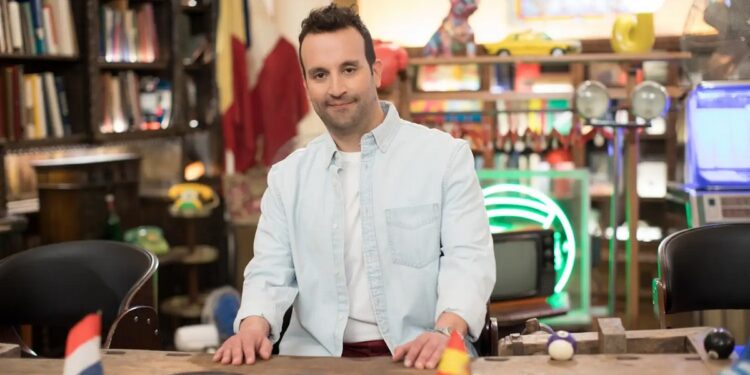 «Έχω μια τεράστια ουλή στο στήθος, σημάδια στην κοιλιά από τα καλώδια που μου έβαλαν»