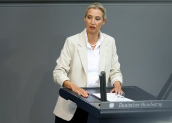 Η επικεφαλής της AfD χαρακτηρίζει «φάρο ελευθερίας» τον Βίκτορ Όρμπαν