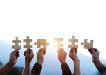 Από την κοινωνία του «εγώ» στην κοινότητα του «εμείς»