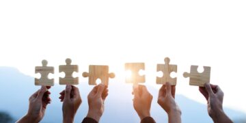 Από την κοινωνία του «εγώ» στην κοινότητα του «εμείς»