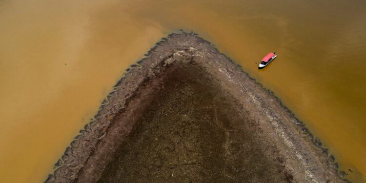 Ένας επιπλέον μήνας ακραίας ζέστης για τον μισό πληθυσμό της Γης
