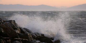 Σε εξέλιξη η κακοκαιρία «INES» με ισχυρές βροχές και καταιγίδες