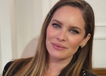 Συγκλονίζει με το μήνυμά της για το πρόωρο μωρό της – «Δεν ήξερα ότι θα ξαναγεννηθώ κι εγώ»