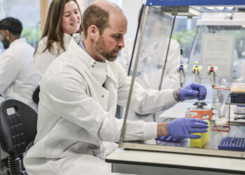 Μειώθηκε κατά 31% η δημόσια χρηματοδότηση της έρευνας για τον καρκίνο αφότου ανέλαβε ο Ντόναλντ Τραμπ