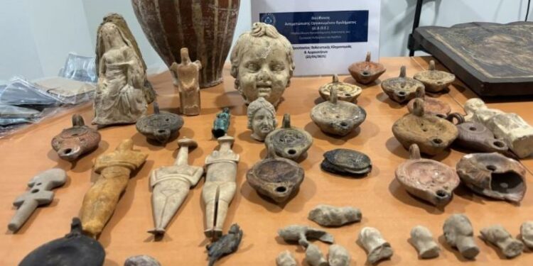 Ελεύθεροι με περιοριστικούς όρους οι 6 συλληφθέντες για την υπόθεση αρχαιοκαπηλίας