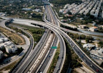 Φωτιά σε αυτοκίνητο στην Αττική Οδό