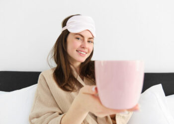 Οι 7 βραδινές συνήθειες που ασυνείδητα μπορούν να σας κάνουν δυστυχισμένους