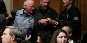 Προσήγαγαν τον συνιδρυτή της Ben & Jerry’s για παρέμβασή του υπέρ της Γάζας στη Γερουσία