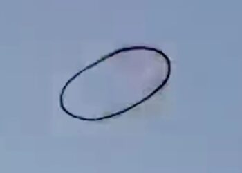 Βίντεο: Μυστήριο με μαύρο δακτύλιο στον ουρανό του Κάνσας