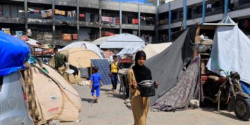 Περίπου 380 συγγραφείς από τη Βρετανία και την Ιρλανδία καταγγέλλουν «γενοκτονία» στη Γάζα