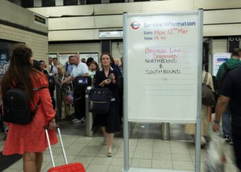 Διακοπές ρεύματος προκάλεσαν καθυστερήσεις και αναστάτωση στο Μετρό του Λονδίνου