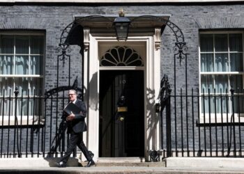 Η αστυνομία συνέλαβε τρίτο άνδρα για την εμπρηστική επίθεση στο σπίτι του πρωθυπουργού Στάρμερ