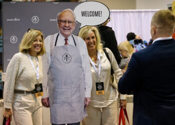 Μπάφετ: O Προφήτης της Όμαχα εκπέμπει SOS, πουλά μετοχές σωρηδόν