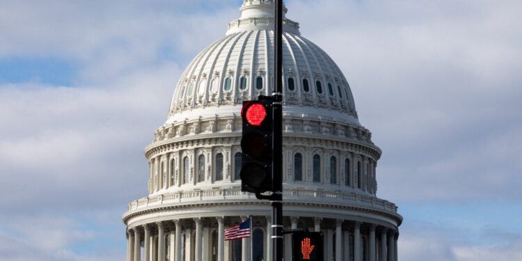 Εσωκομματικό «αντάρτικο» κατά Τραμπ από «γεράκια» που ζητούν κι άλλες περικοπές δαπανών