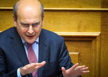 Χατζηδάκης: Ή θα συγκρουστούμε με το βαθύ κράτος ή θα πέσουμε θύμα του