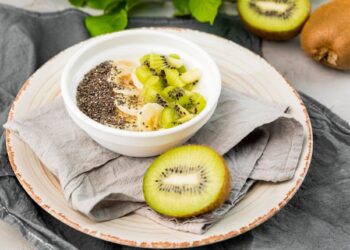 6 τροφές για να νικήσετε την αϋπνία με φυσικό τρόπο, σύμφωνα με ειδικό διατροφής