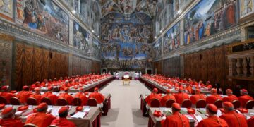 Βατικανό: Δεύτερη μέρα για το Κονκλάβιο – Οι 133 Καρδινάλιοι συγκεντρώνονται ξανά πίσω από κλειστές πόρτες