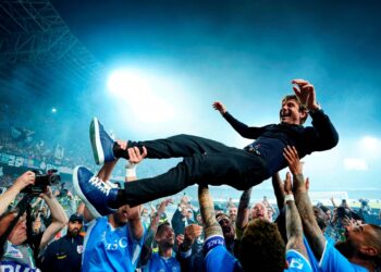 Έμεινε ο Κόντε στη Νάπολι, επιστροφή Αλέγκρι στη Μίλαν