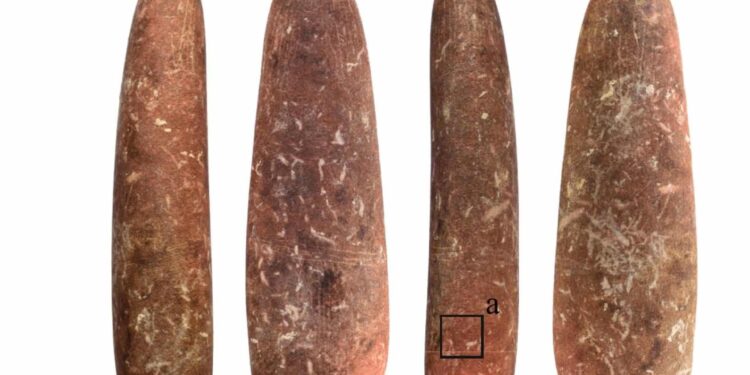 Επιστήμονες ανακάλυψαν σε σπηλιά ένα ειδώλιο 8.000 ετών που «αφηγείται» την ιστορία ενός αρχαίου πολιτισμού