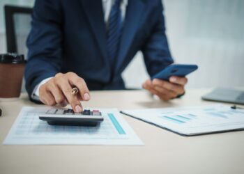 Ανατροπές στα τεκμήρια και στο «πόθεν έσχες» της εφορίας