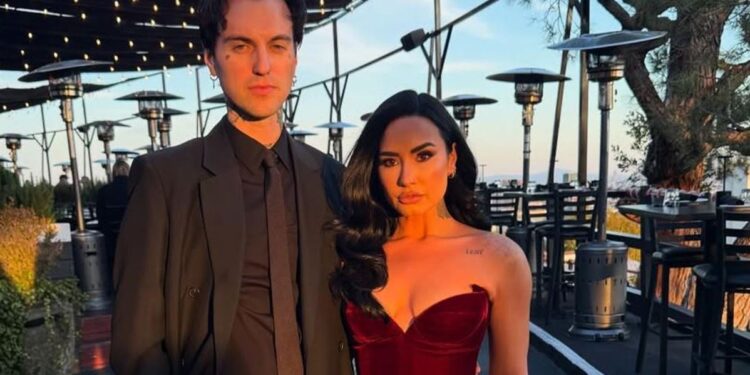 Οι πρώτες φωτογραφίες με το παραμυθένιο νυφικό της