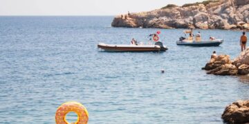 Προγράμματα για φθηνές διακοπές: Οι δύο ημερομηνίες – κλειδιά για την εξαργύρωση των vouchers