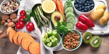 Διατροφικά tips για μείωση άγχους, ποιοτικότερο ύπνο και ενισχυμένη συγκέντρωση