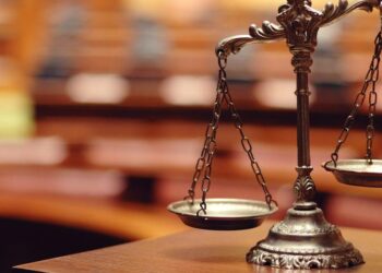 Με κρατικές εξετάσεις η άδεια ασκήσεως επαγγέλματος