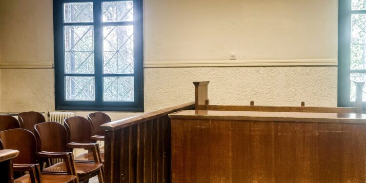 Άμυνα επικαλέστηκε στο δικαστήριο ο αστυνομικός που σκότωσε 16χρονο ρομά