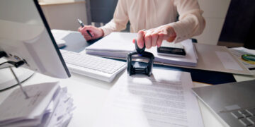 Salary increases and retroactive payments from June for 40,000 civil servants