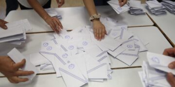 Opinion Poll: «Δεν πρόσθεσε κάτι» το πόρισμα του ΕΜΠ λένε 6 στους 10