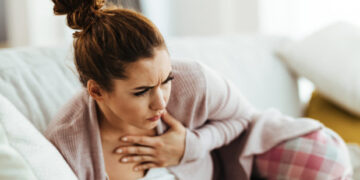 Ύπνος: Ειδικός προειδοποιεί για 5 ποτά που αυξάνουν τον κίνδυνο παλινδρόμησης οξέων