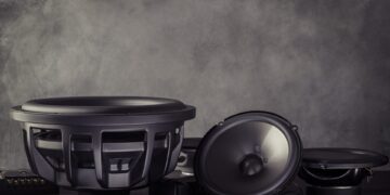 Ο άνθρωπος που «καθάρισε» τις μουσικές και τις ταινίες μας