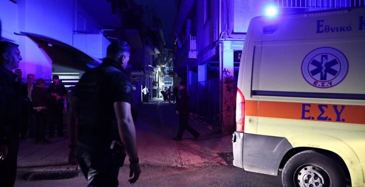 «Την μαχαίρωσα μέχρι θανάτου έπειτα από τσακωμό» είπε στους αστυνομικούς ο 21χρονος που σκότωσε την μητέρα του – Συγκλονίζουν οι μαρτυρίες γειτόνων