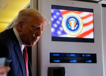 Ελκυστικός, σκληρός τύπος με δυνατό παρελθόν