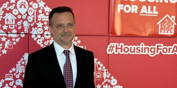 Η στέγη είναι κοινωνικό αγαθό και όχι χρηματιστηριακό προϊόν