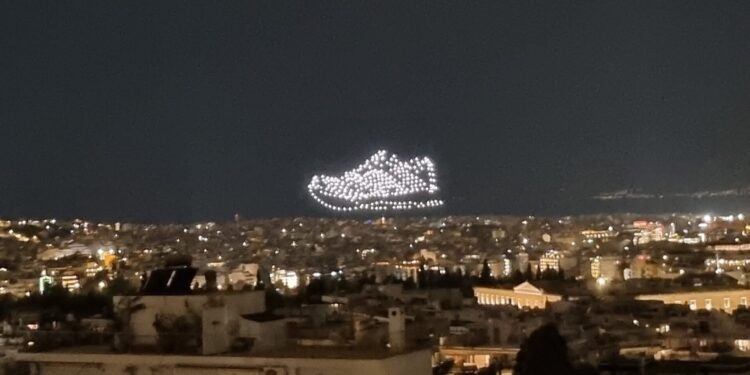 Τι απαντά για το drone show