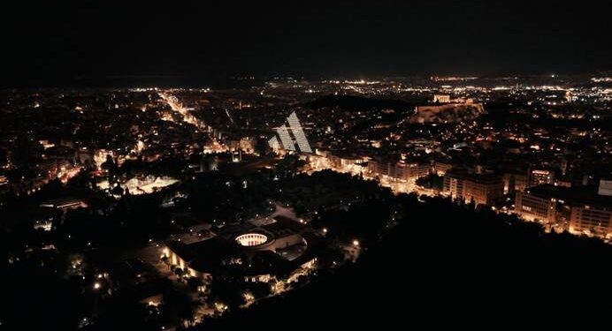 Σάλος με το drone show της Adidas με φόντο τον Παρθενώνα: Εξηγήσεις από την διοίκηση του Ζαππείου ζητούν Πιερρακάκης και Μενδώνη