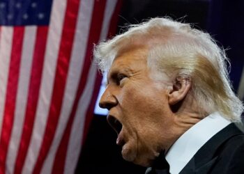 Ντ. Τραμπ: Δεν ξέρω αν πρέπει να τηρήσω το Σύνταγμα για τις απελάσεις