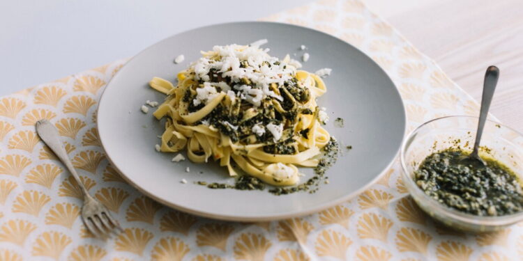 Εκπληκτική συνταγή για νόστιμα ζυμαρικά με σπανάκι και τυρί ρικότα