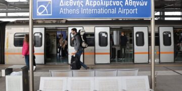 Ενισχύονται τα δρομολόγια λεωφορείων και μετρό για το αεροδρόμιο
