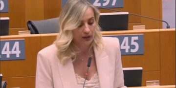 Η Ελεονώρα Μελέτη φέρνει στο επίκεντρο τα θέματα ψυχικής υγείας στον χώρο εργασίας