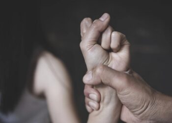 Σκιάθος: «Έτσι όπως τα κανόνισες, θα σε στραγγαλίσω»