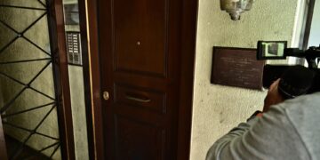 Επίθεση με γκαζάκια στην είσοδο πολυκατοικίας όπου διαμένει ο πρώην αναπληρωτής πρόεδρος του ΕΟΔΑΣΑΑΜ