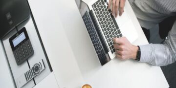 Τι εξετάζεται για το όριο απαλλαγής των μικρών επιχειρήσεων