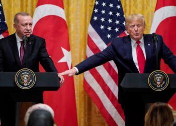 Χαλάρωση των κυρώσεων κατά της αμυντικής βιομηχανίας από τον «φίλο μου» τον Τραμπ