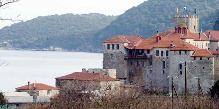 Άγιο Όρος: Νέα αναταραχή στη μονή Εσφιγμένου
